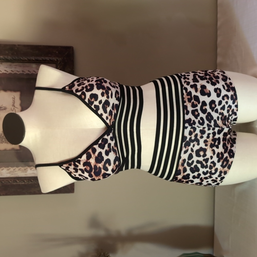 Sz 0X Two-piece Leopard Print Swimsuit